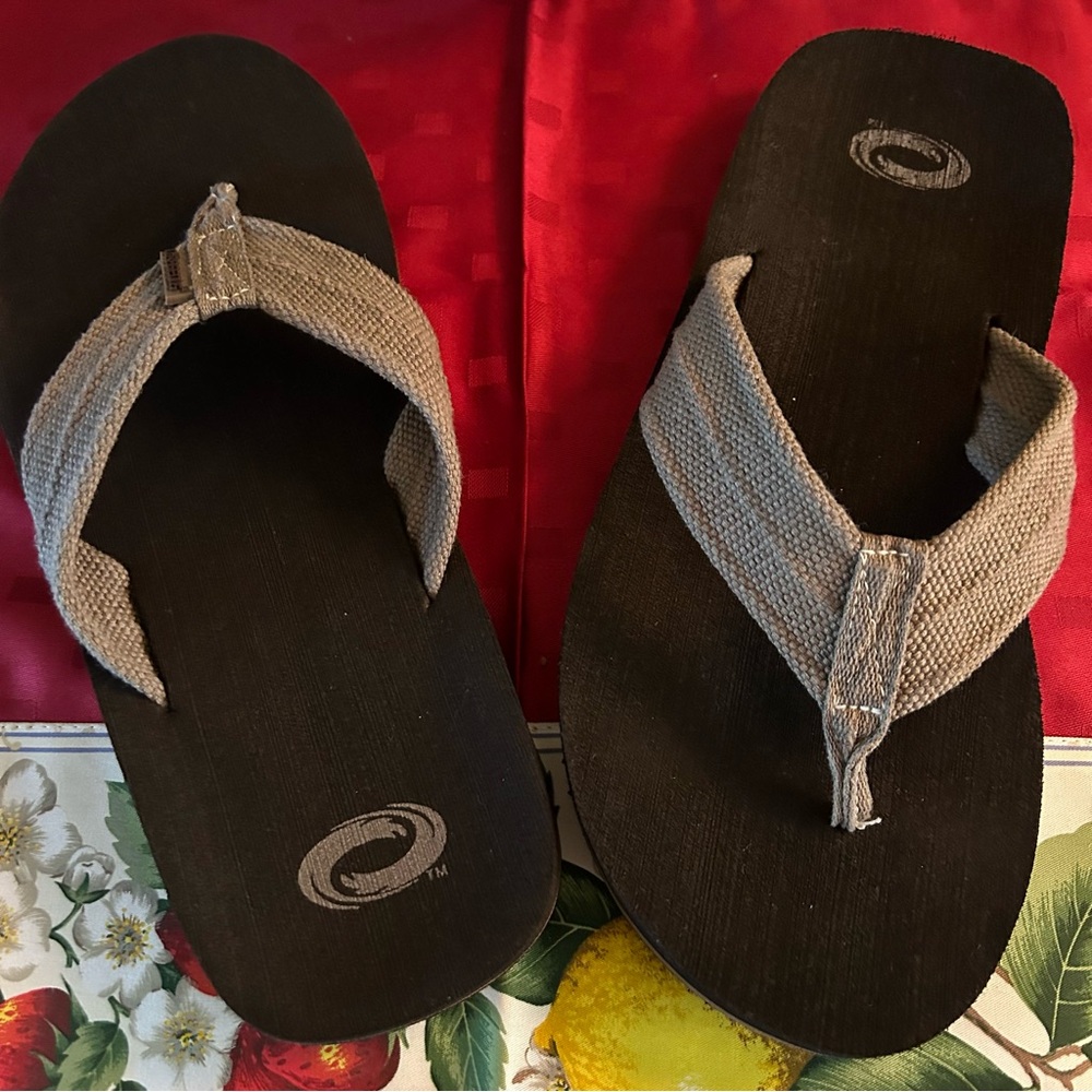O’rageous Men’s Flip-Flops